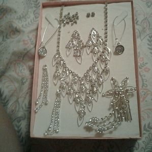 Prom jewerly